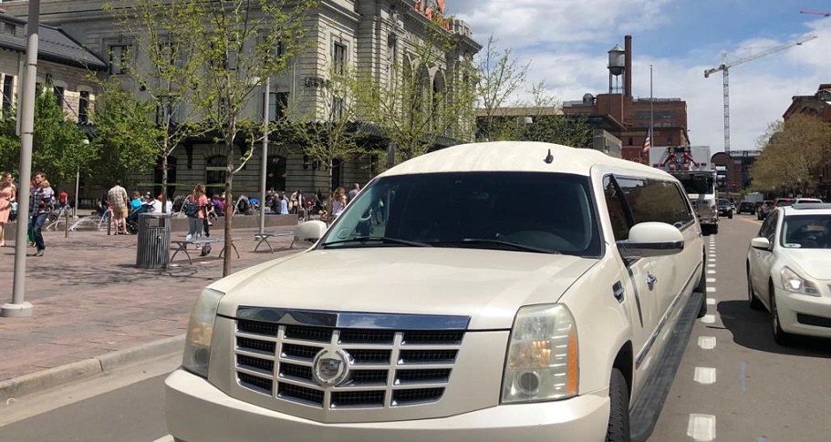 Times When Hiring A Limo Can Be The Solution To Your Problems